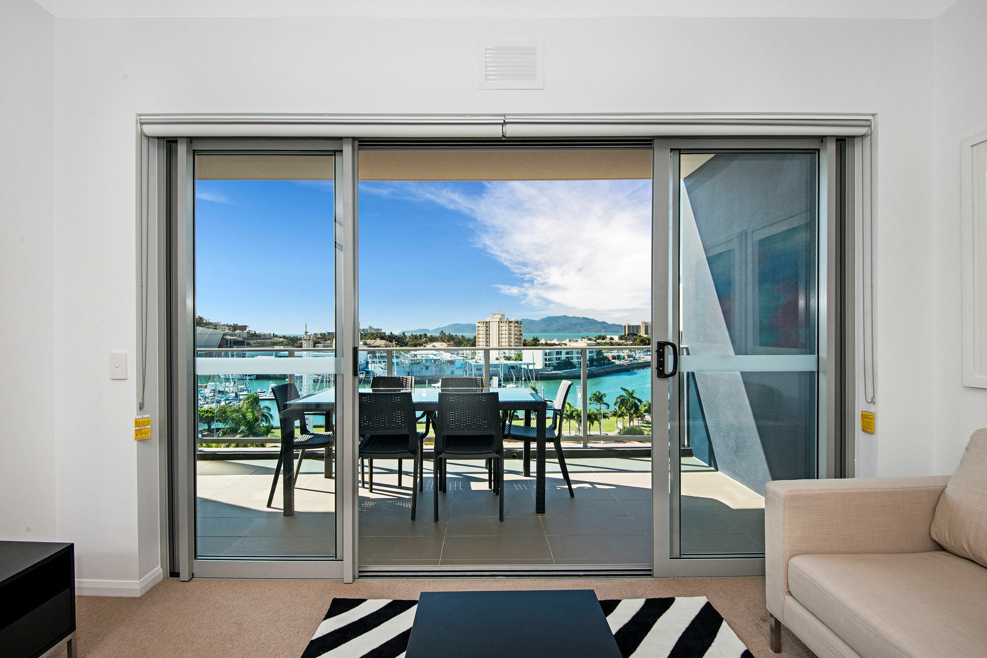 Allure Hotel & Apartments Townsville Exterior photo